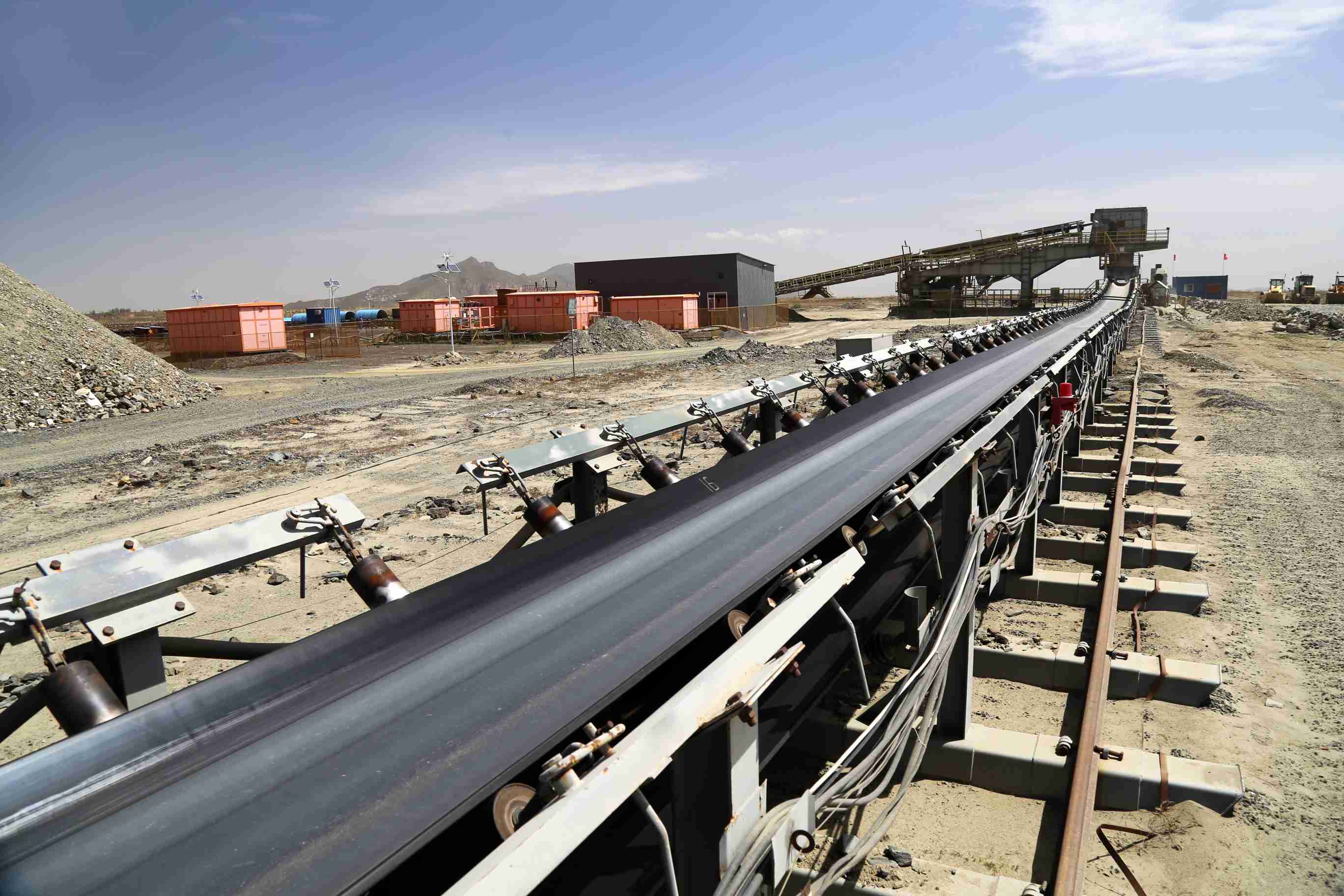 Ленточный конвейер с триппером Ленточный конвейер с триппером