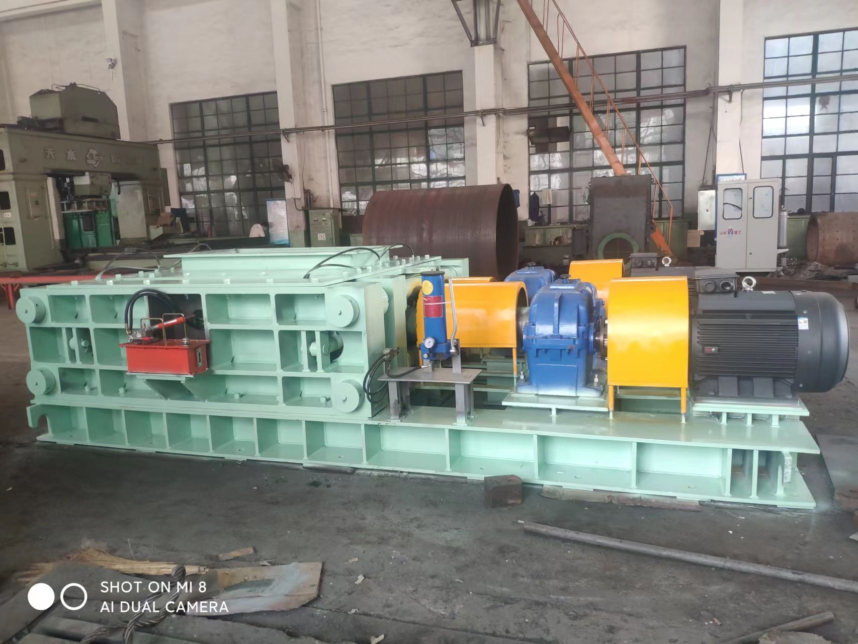 Гидравлическая двухзубая валковая дробилка 500×1500 мм Гидравлическая двухзубая валковая дробилка 500×1500 мм